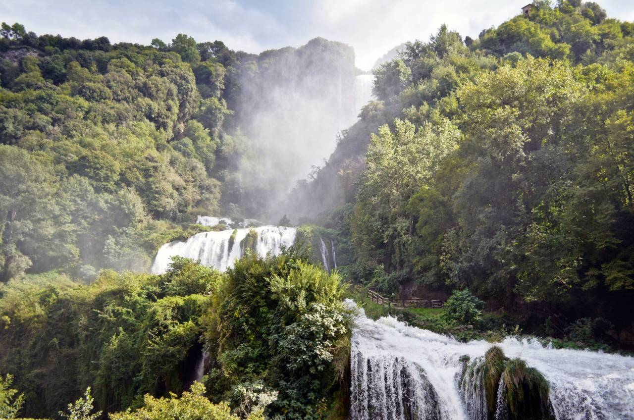LA CASCATA DELLE MARMORE E IL BORGO DI CASTEL DI TORA - Settembre