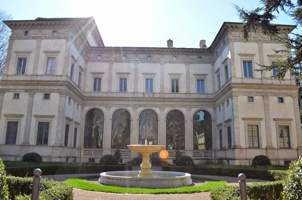 ROMA - Villa Farnesina e gli affreschi di Raffaello