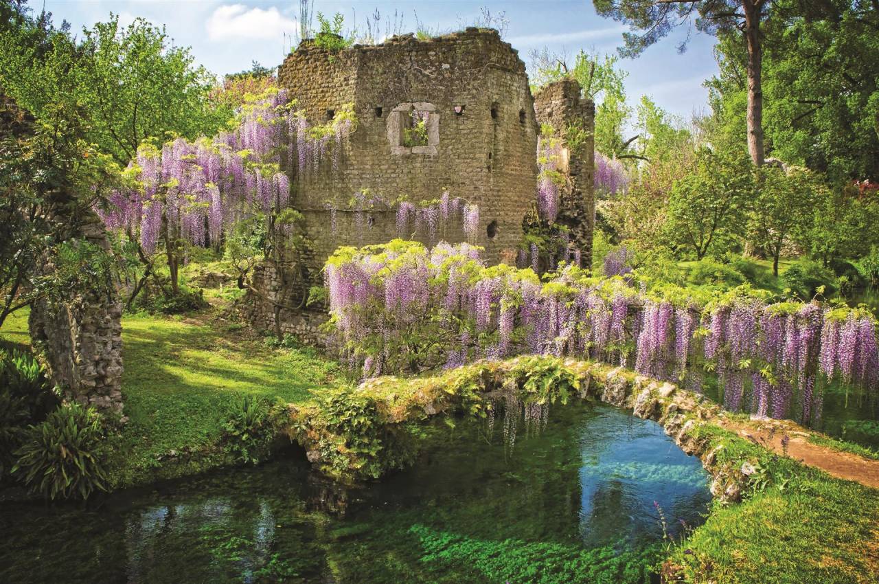 Ninfa, il borgo di Sermoneta, l'Abbazia di Casamari e Isola del Liri