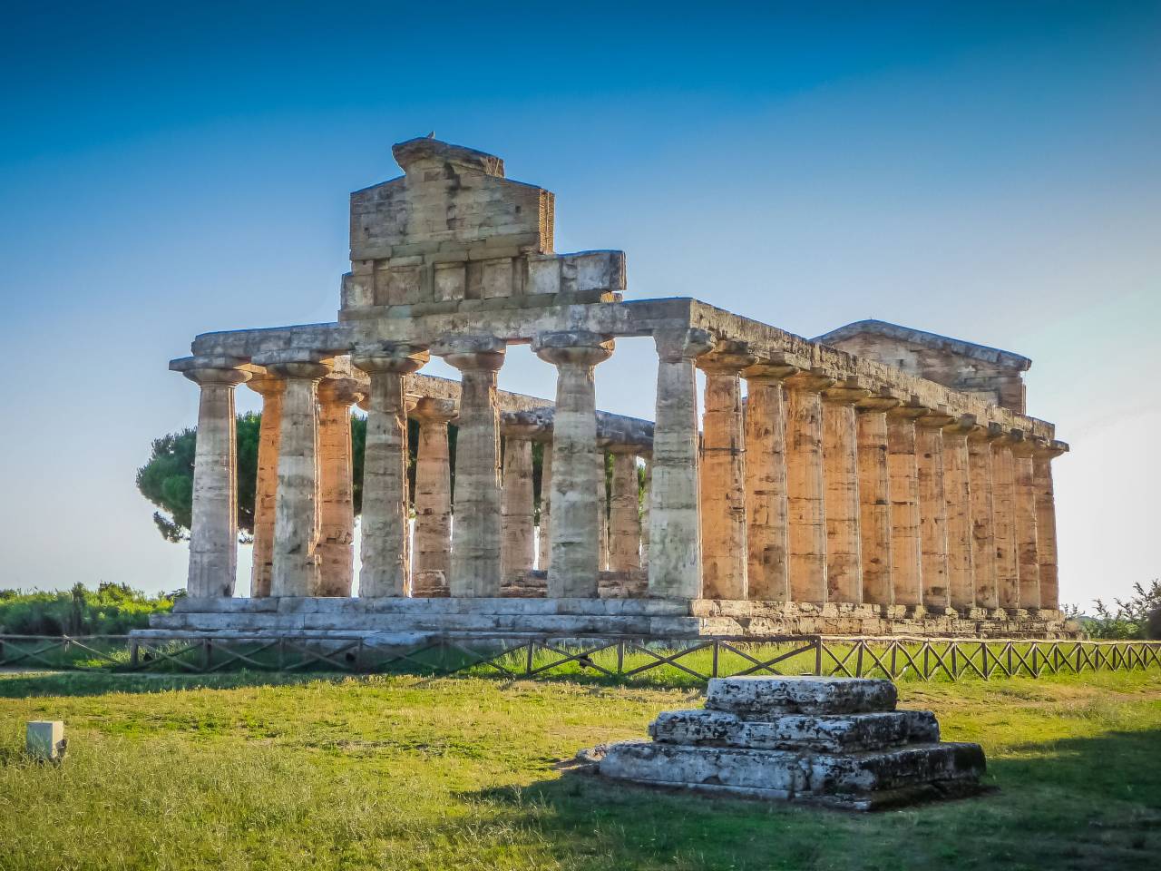 PAESTUM E NAPOLI