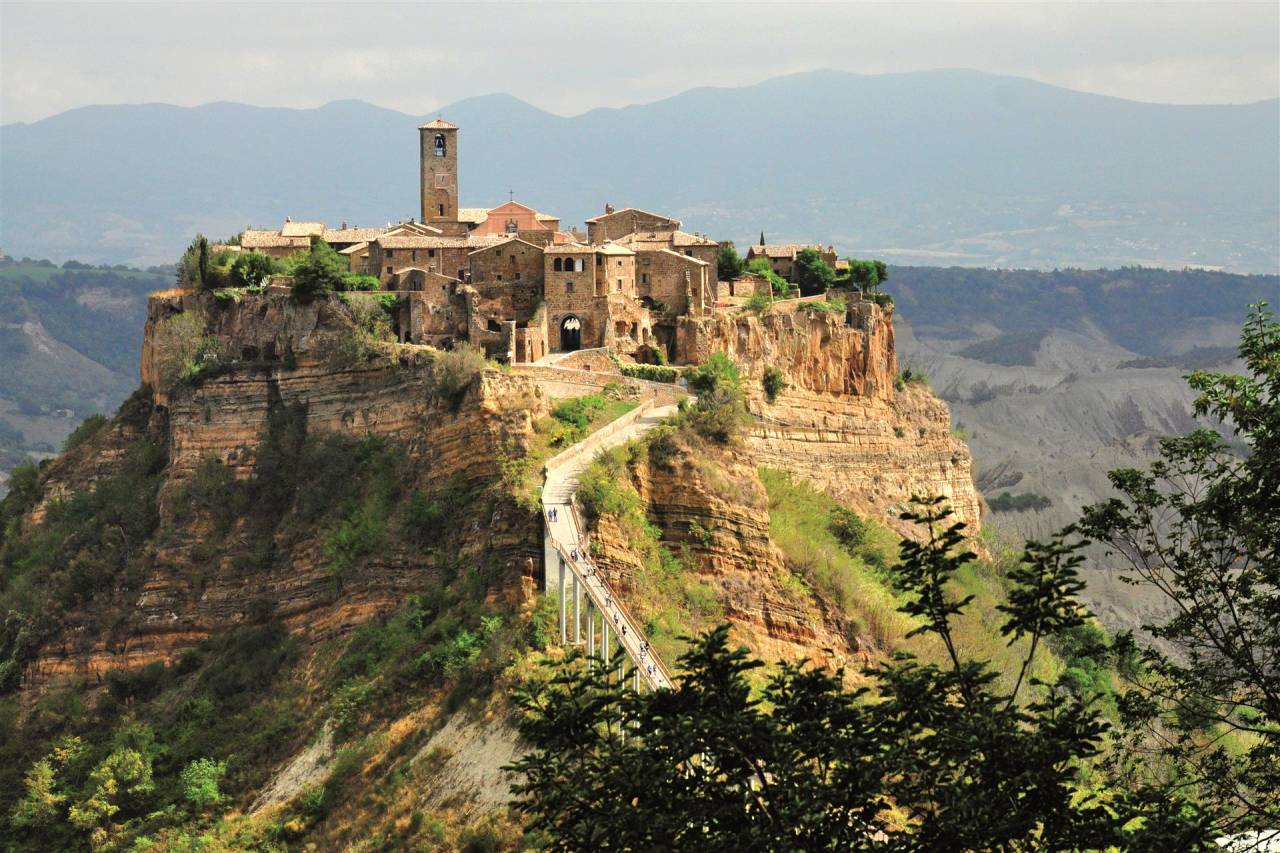 VITERBO E CIVITA DI BAGNOREGIO